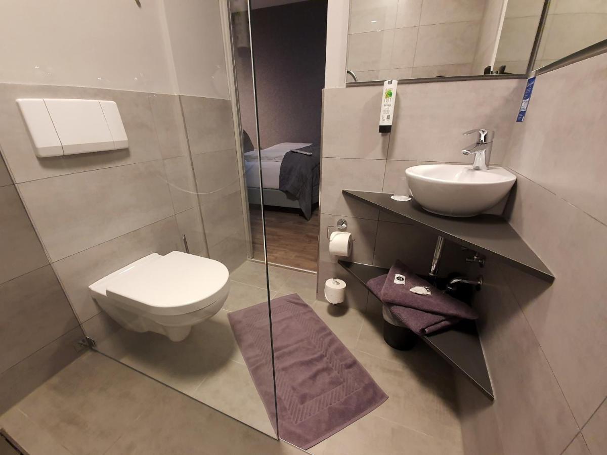 Falkenturm Hotel 2*